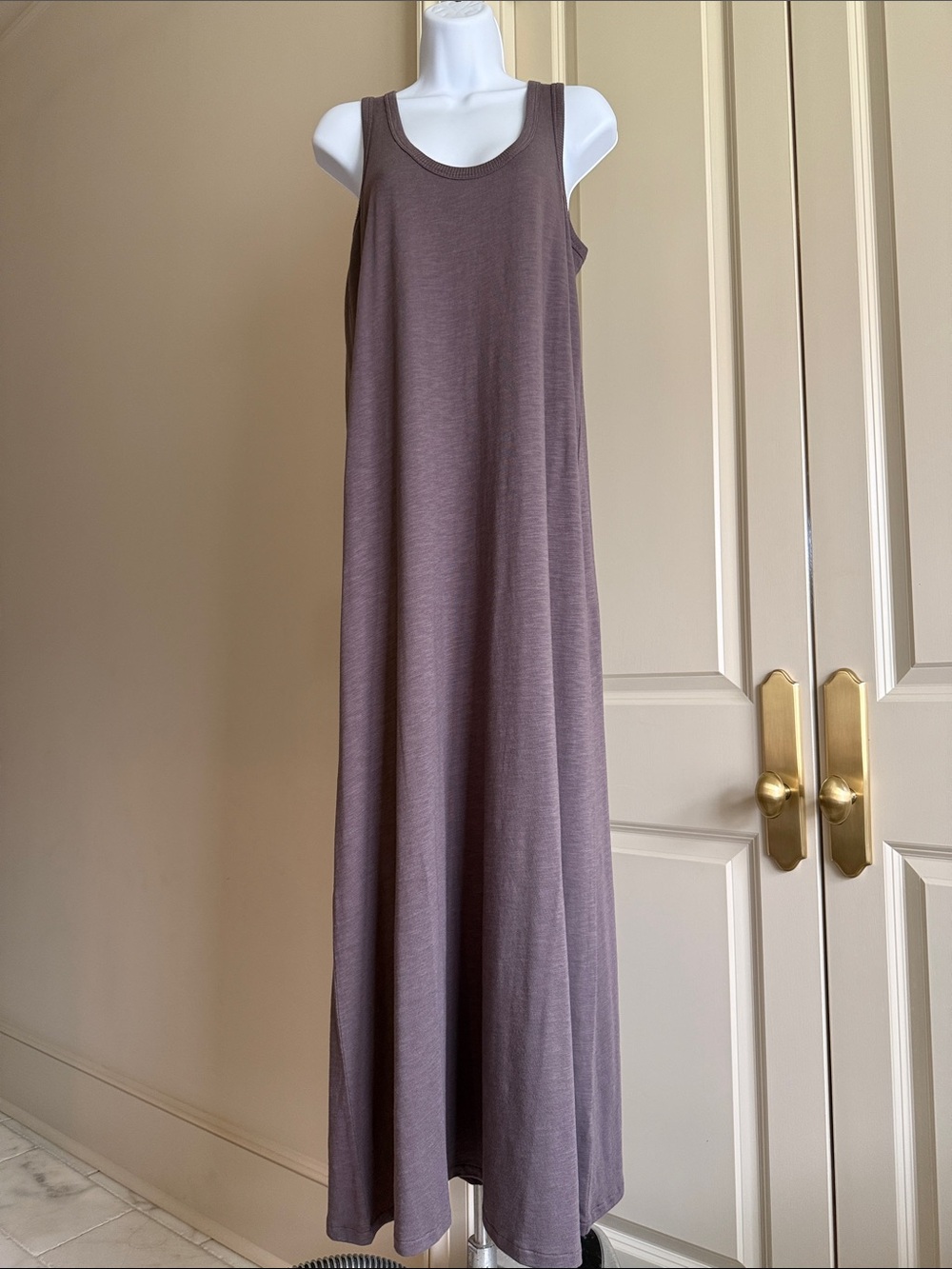 Lilla P Sleeveless Maxi Dress in Taupe/Gray/Lavender